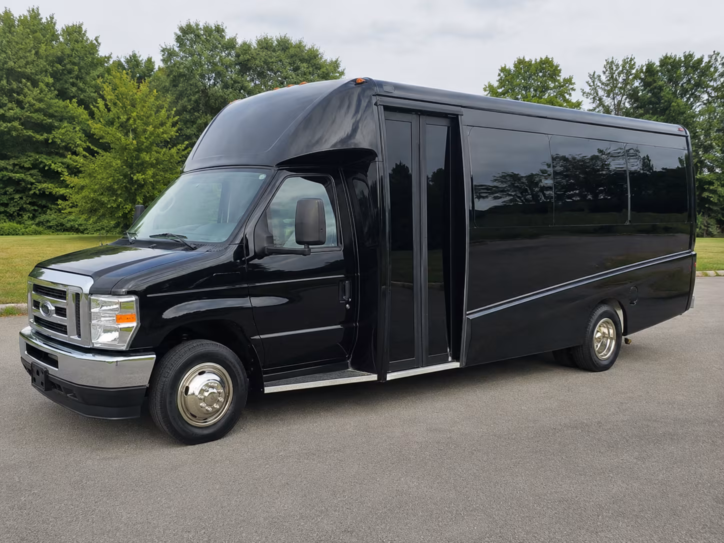 minibuses for los angeles zoo and griffith park school trips